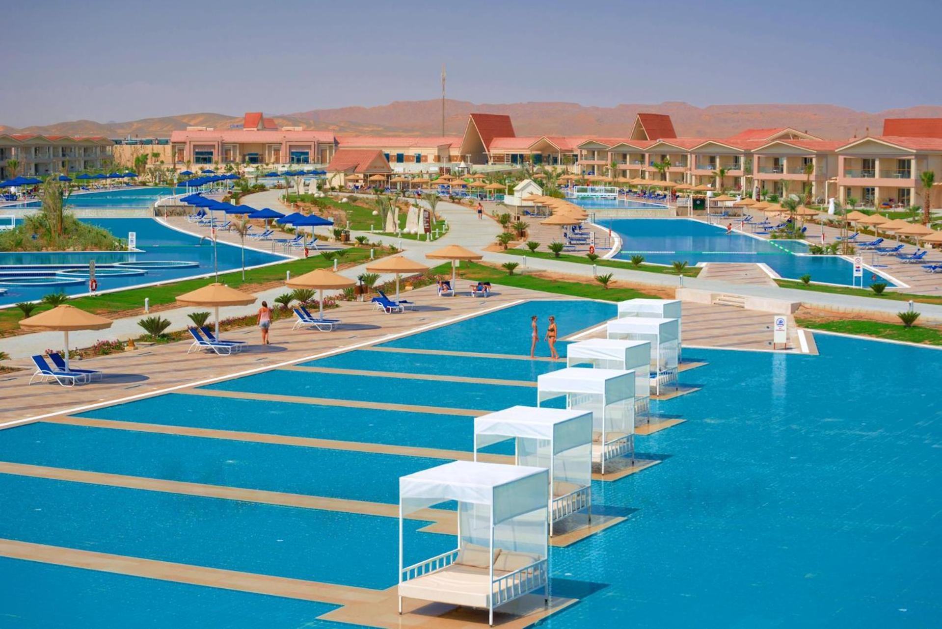 Pickalbatros Sea World Resort - Marsa Alam- "Aqua Park" El Qoseir Exterior photo